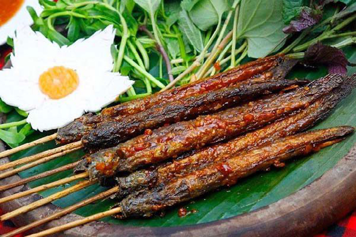 Món cá kèo nướng sa tế cay cay ấm bụng ngày mưa