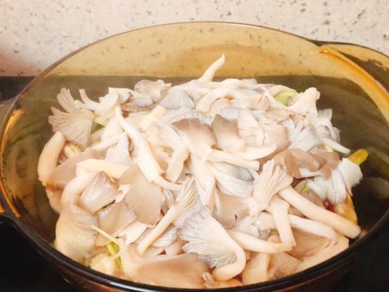 Ướp nấm bào ngư cùng các gia vị