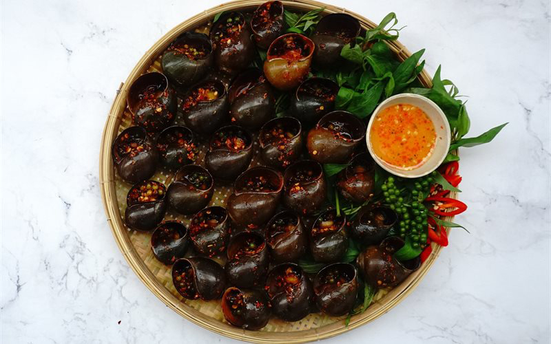 Món ốc bươu nướng tiêu xanh ngon tuyệt hấp dẫn