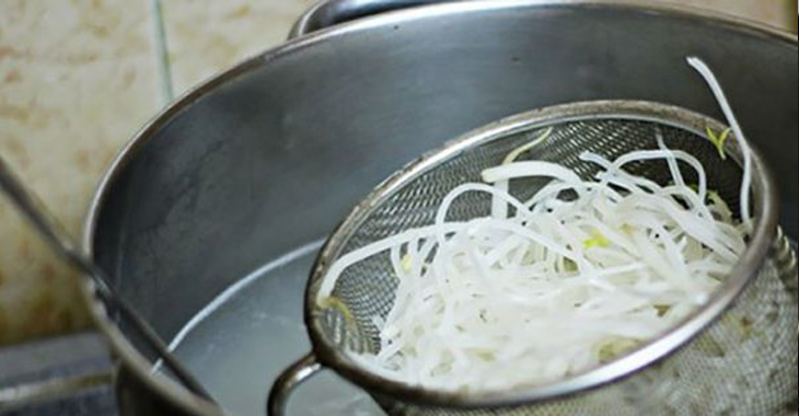 Hủ tiếu đem trụng chín mềm
