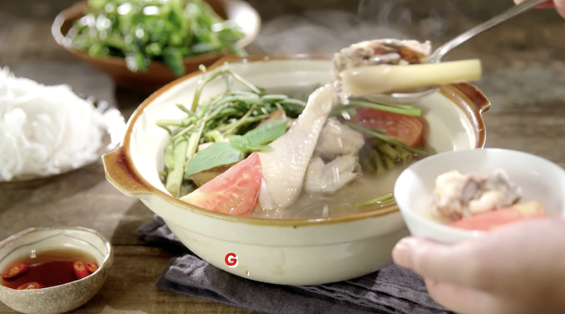 Món lẩu gà cơm mẻ thơm ngon nức mũi lạ miệng