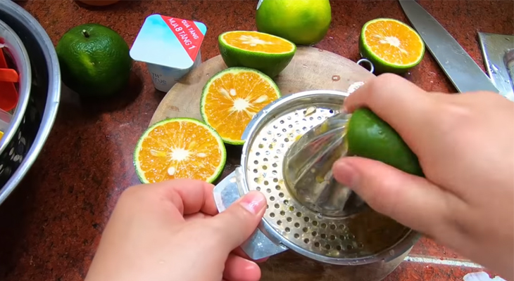 Vắt lấy nước cam