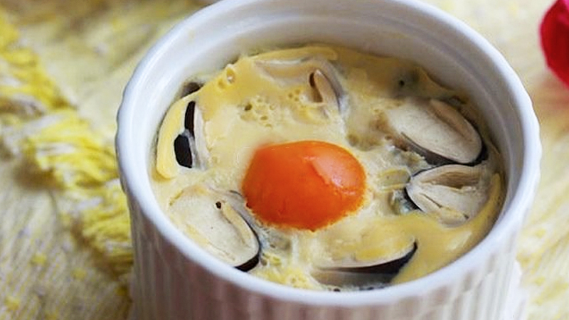 Món nấm rơm hấp trứng muối ăn một lần nhớ mãi