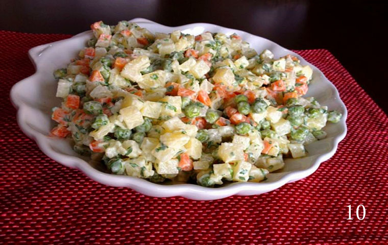 Trộn salad cam đậu đỏ với sốt Mayonnaise