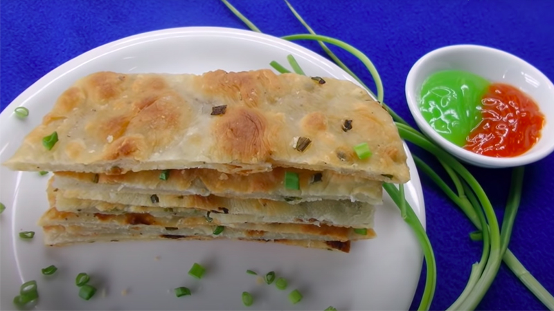 Món bánh hành giòn tan cho bữa ăn sáng