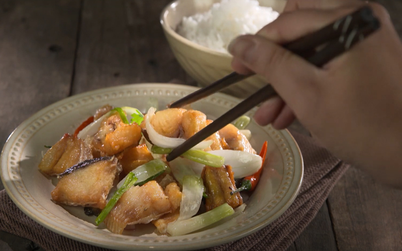 Món cá dứa sốt chua ngọt lạ miệng ngon cơm