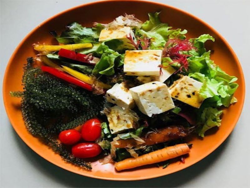 Salad rong nho kiểu Nhật