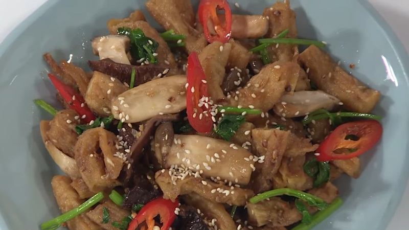 Món tàu hũ ky xào nấm thanh đạm dễ làm