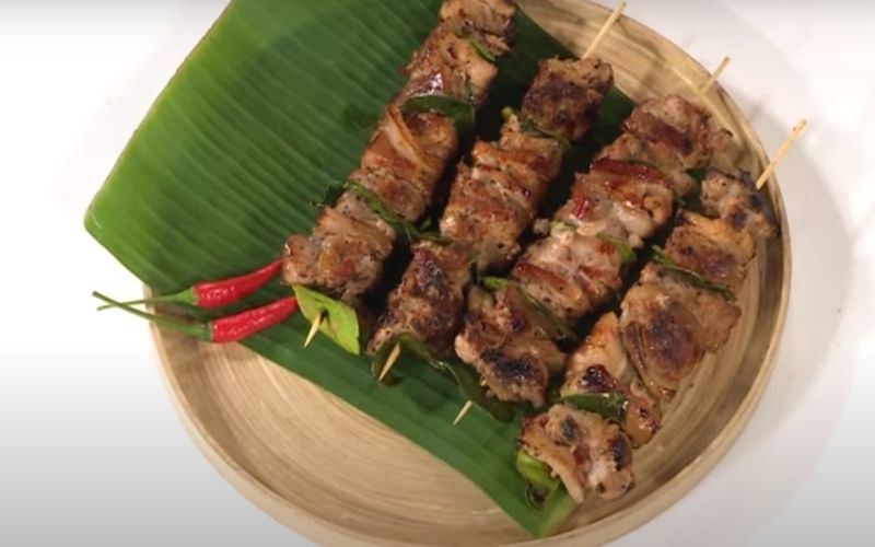 Món thịt heo xiên que nướng mắc khén thơm nức mũi