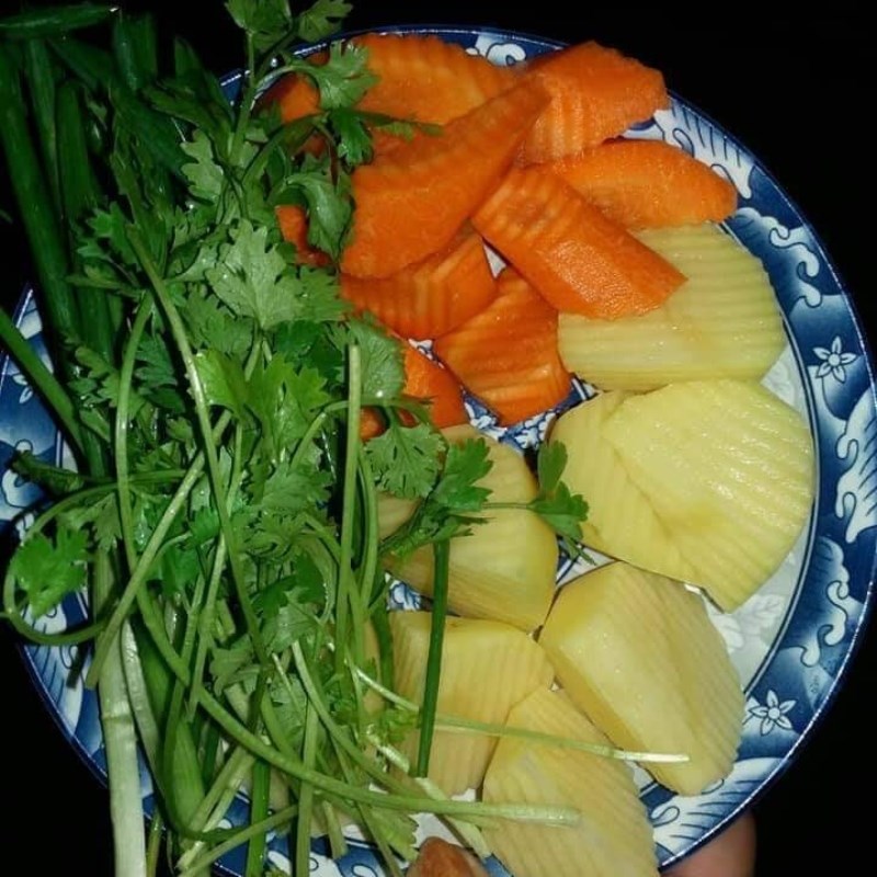 Sơ chế khoai tây cà rốt