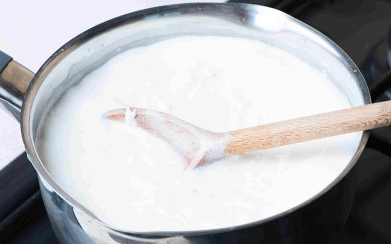 Nấu nước cốt dừa