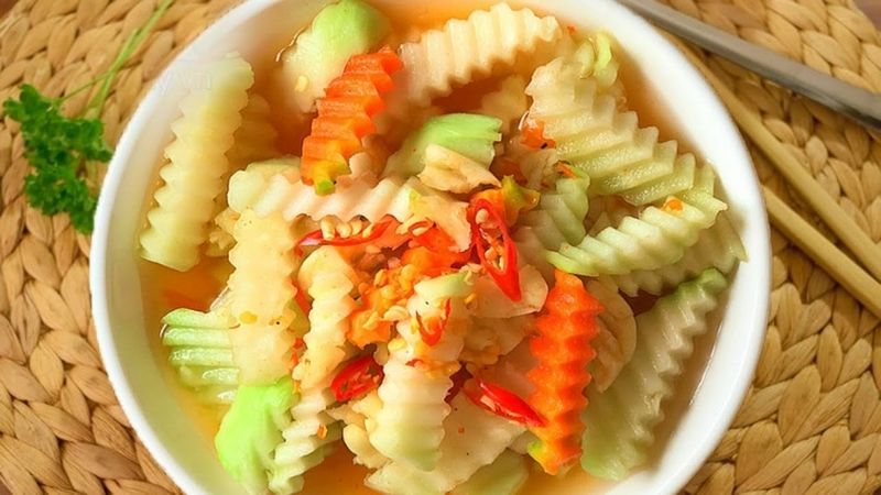 Su hào muối xổi giòn tan hấp dẫn