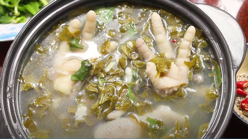 Món canh chân gà lá giang ai ăn cũng khen nức nở