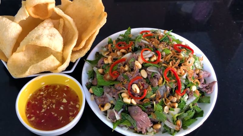 Món gỏi bò rau răm thơm ngon lạ miệng