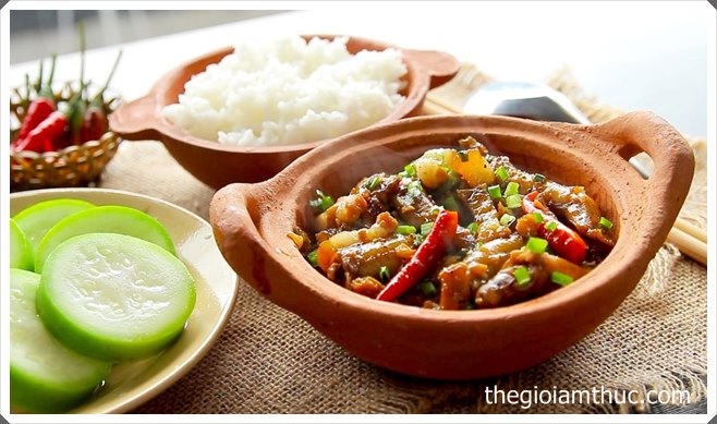 Cá bống kho ngon nhất vẫn là kho bằng cái trách đất, niêu đất