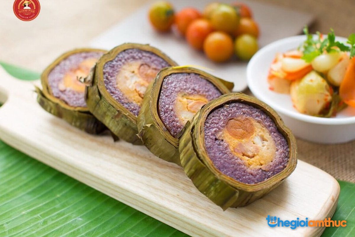 Bánh tét lá cẩm – đặc sản Cần Thơ