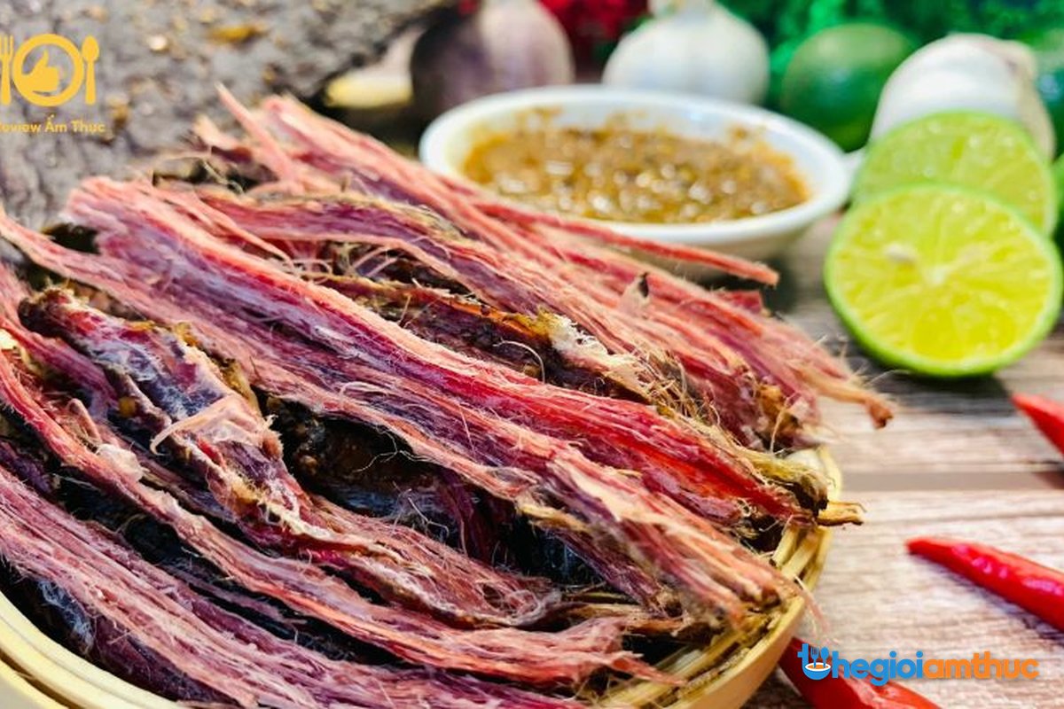 Thịt trâu gác bếp Tuyên Quang
